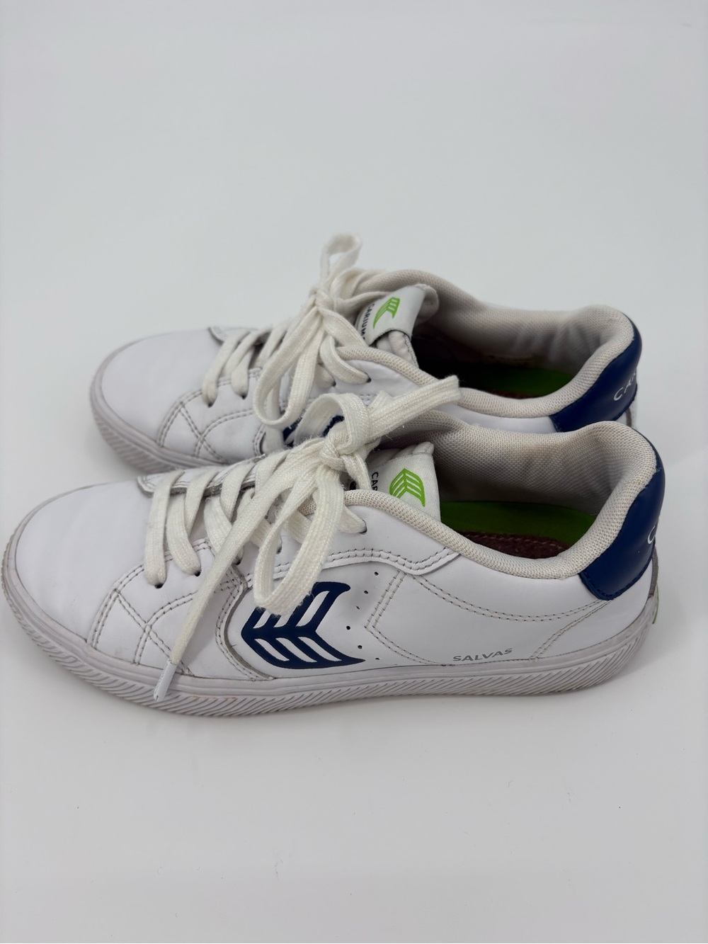 Cariuma Salvas White Leather Sneakers Blue Logo Unisex Women’s 7 Men’s 5.5 - Picture 9 of 15